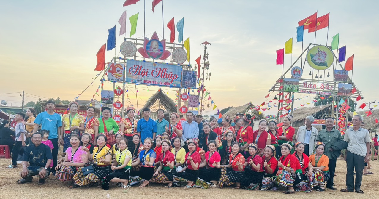 hội t